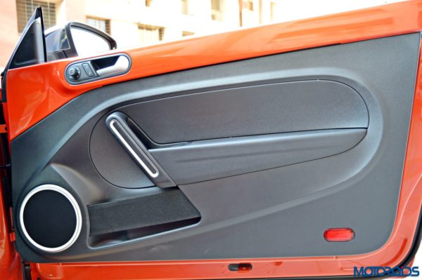 2016 Volkswagen Beetle Door