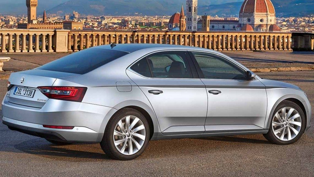 2016-Skoda-Superb (1)