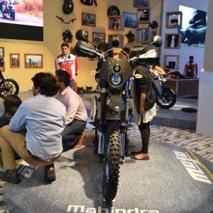 Auto Expo  Mahindra Mojo Scrambler and Adventure Concept