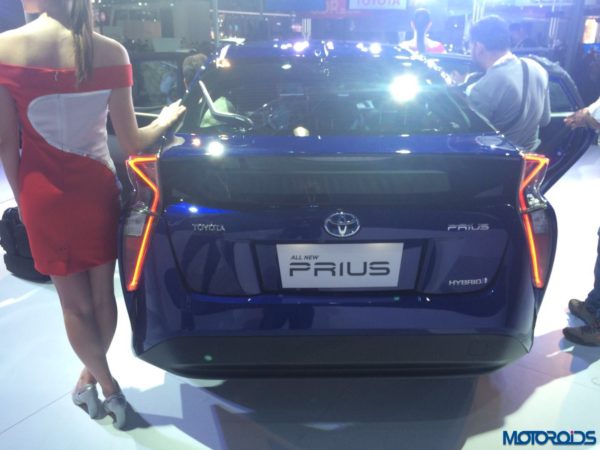 Auto Expo 2016 Toyota Prius (4)