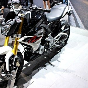 BMW G  R Auto Expo