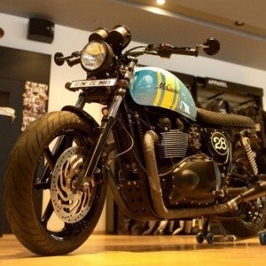 Customized Triumph Bonneville front profile