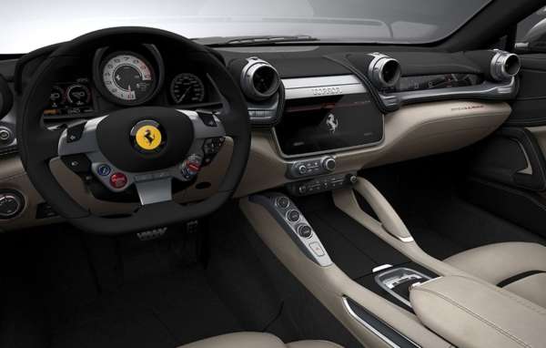 Ferrari GTC4Lusso (5)