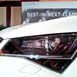 New Skoda Superb headlamp