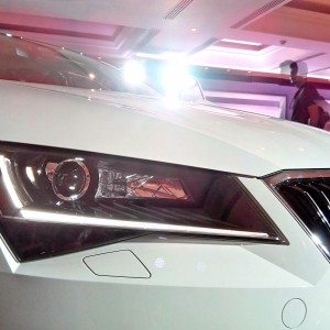 New Skoda Superb headlamp