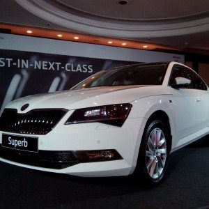 New Skoda Superb white