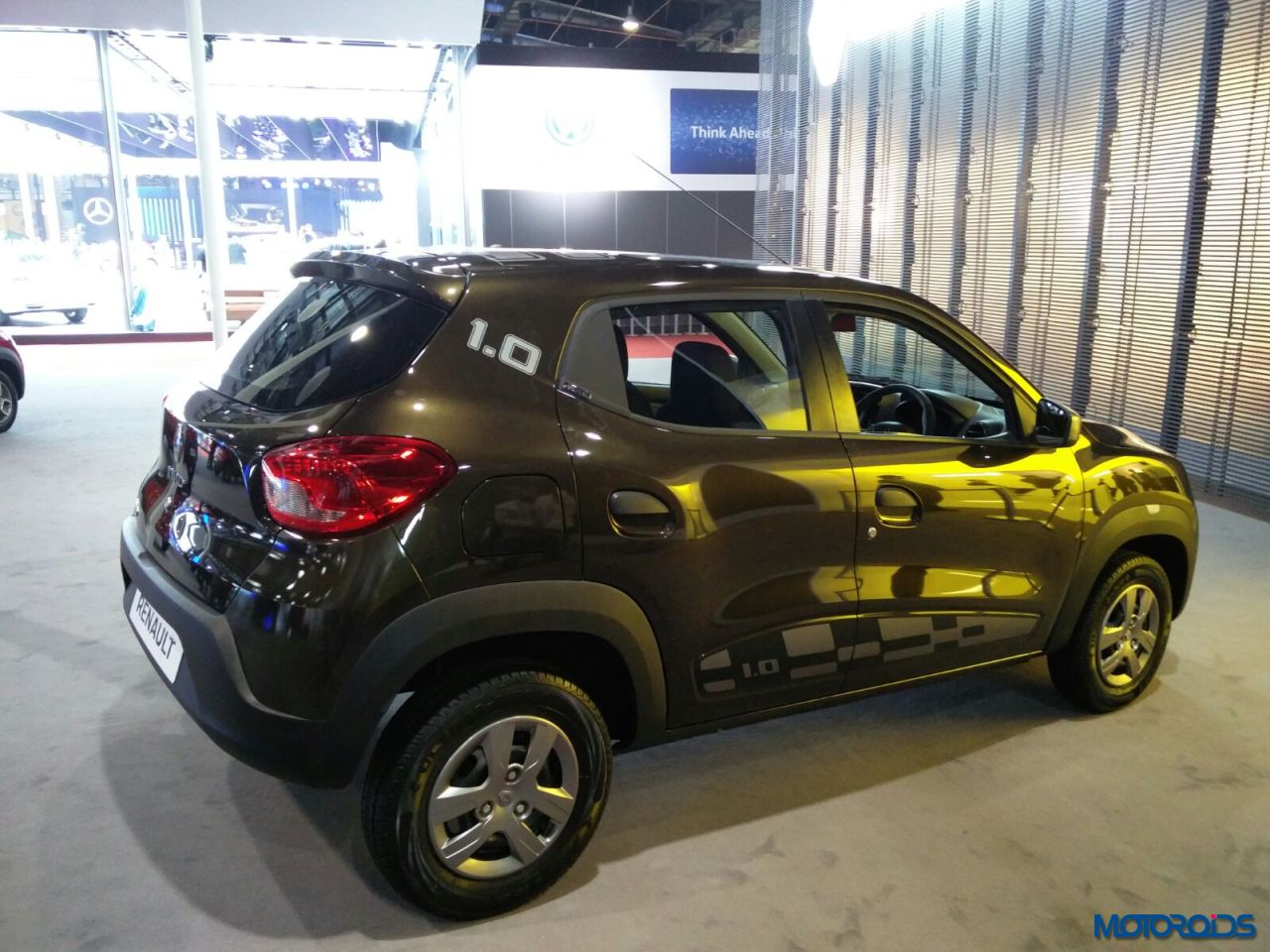 Renault KWID 1.0 SCe Auto Expo 2016 (7)