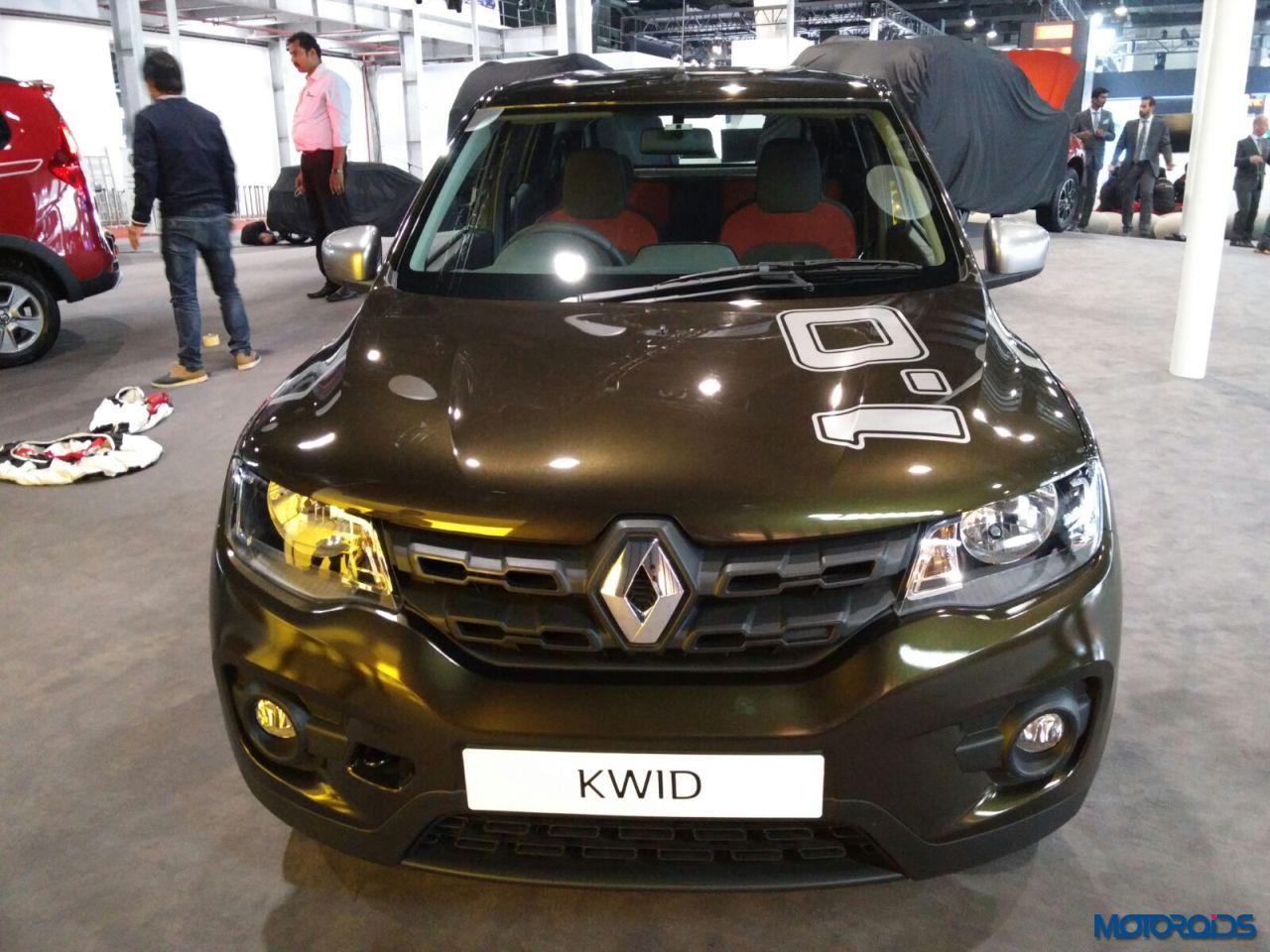 Renault KWID 1.0 SCe Auto Expo 2016 (9)