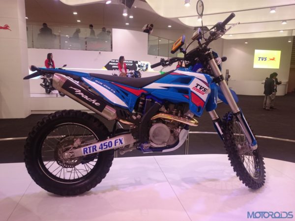 TVS RTR 450 FX at the Auto Expo 2016 (1)