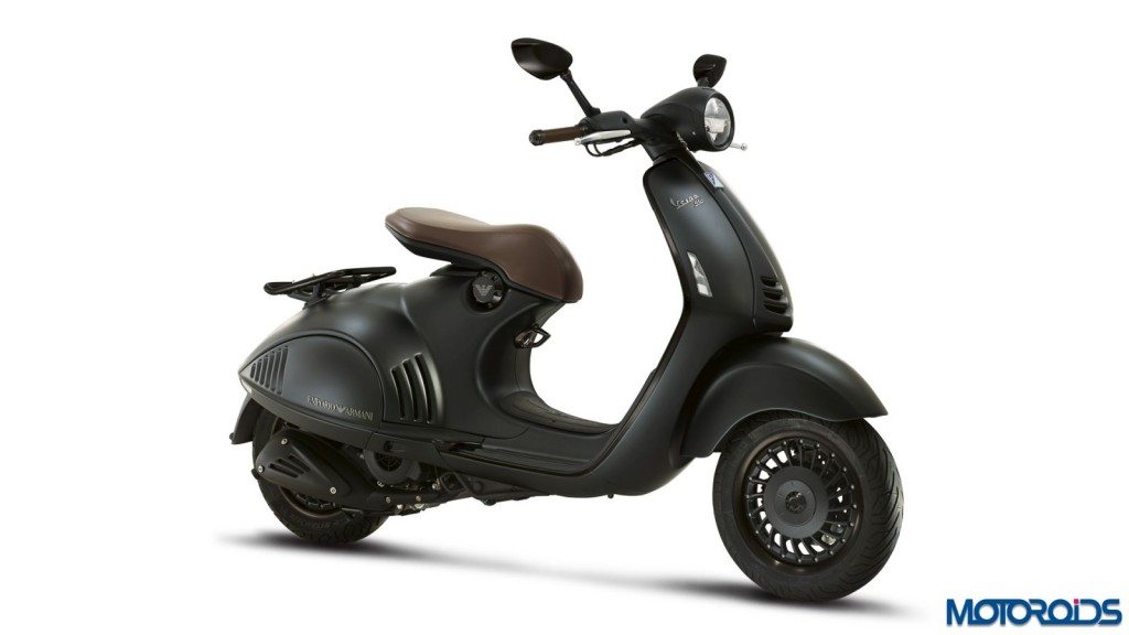 Vespa 946 Emporio Armani (1)