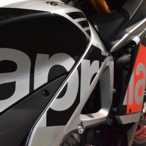 Aprilia RSV RF tank side