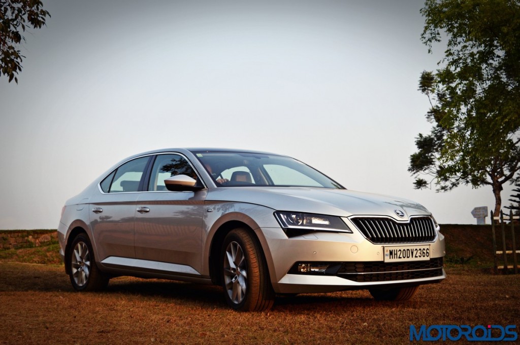 2016 Skoda Superb (17)