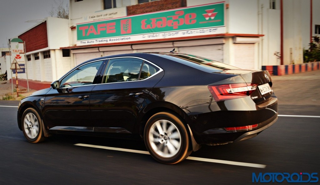 2016 Skoda Superb (71)