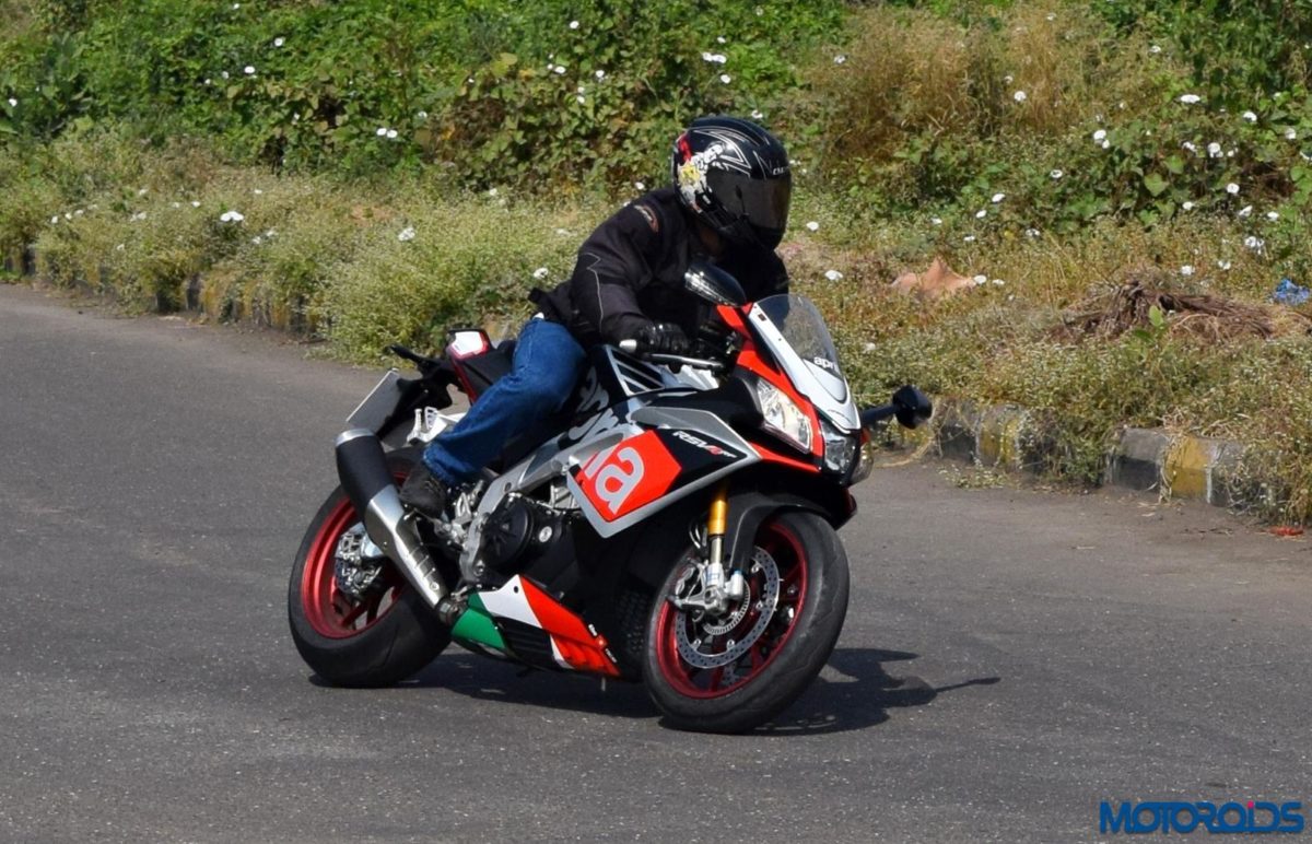 Aprilia RSV RF riding