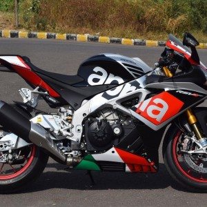 Aprilia RSV RF side view