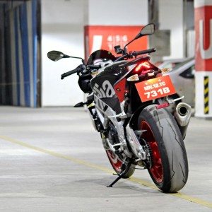 Aprilia Tuono V  Factory Review Details and Stills