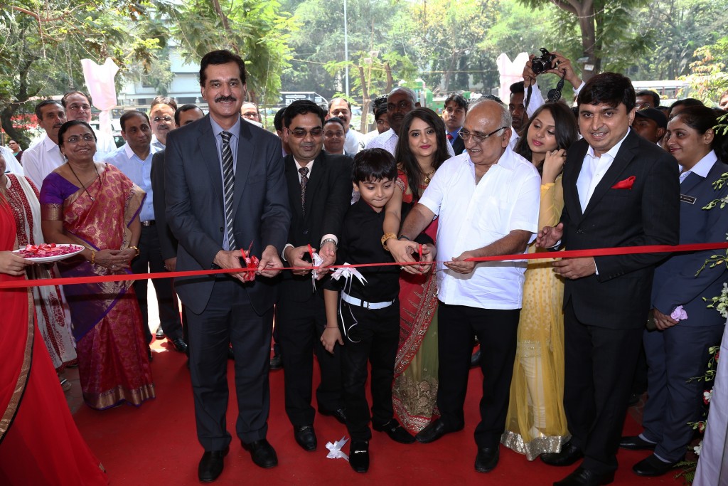 Arun Malhotra, MD Nissan Motor India Pvt Ltd inaugurating Shakti Nissan in Chembur