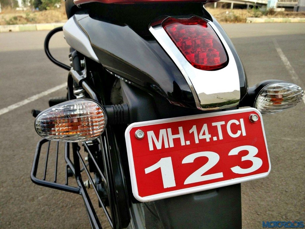 Bajaj V15 tail lamp (2)