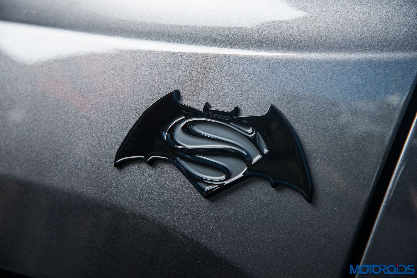 Limited edition Jeep Renegade Dawn of Justice celebrates Batman v Superman  movie | Motoroids