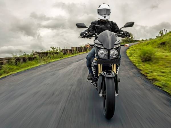 Mahindra Mojo