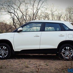 Maruti Suzuki Vitara Brezza side