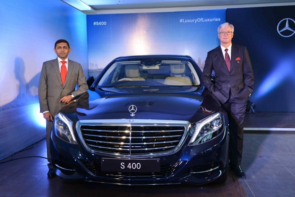 Mr. Roland Folger, Managing Director & CEO, Mercedes-Benz India and Mr. Yashwant Jhabakh, Group Chairman, Mahavir Motors at the launch of Mercedes-Benz S 400