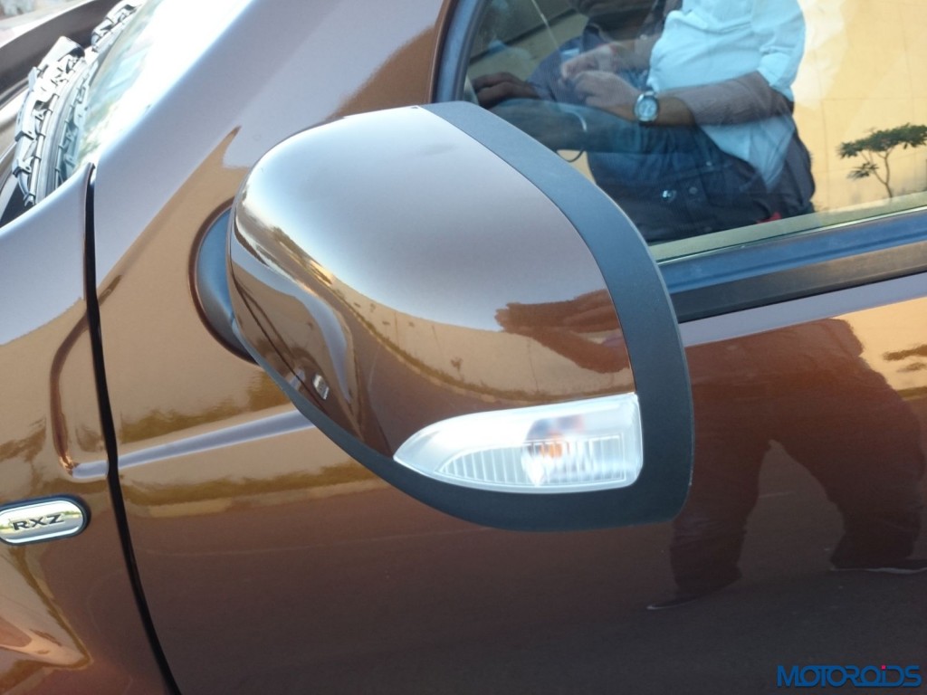 New 2016 Renault Duster ORVM with indicator (12)