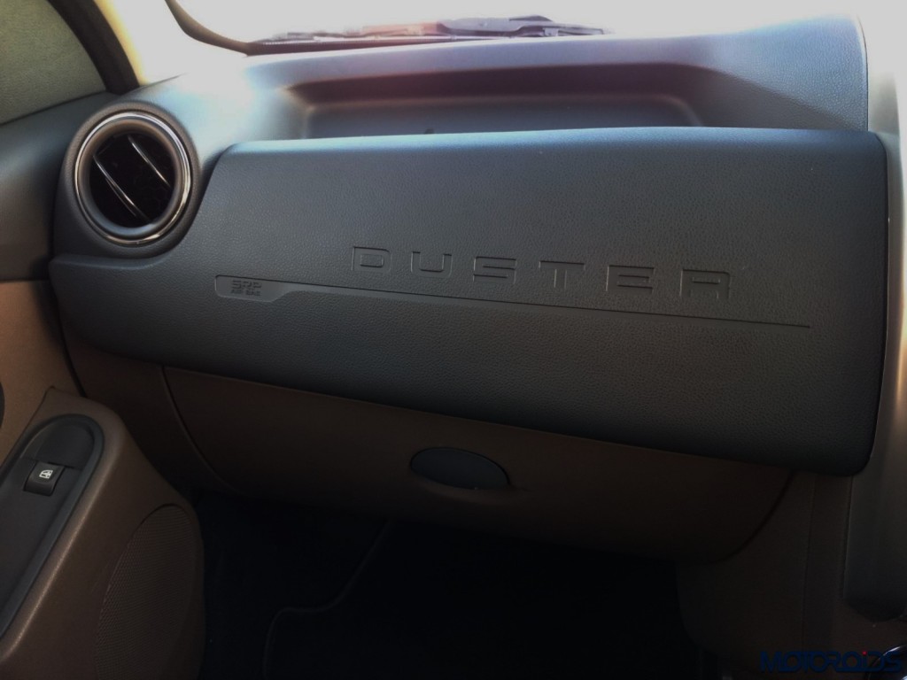 New 2016 Renault Duster dashboard engraving(42)