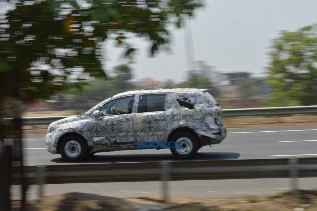 Tata Hexa Spy Pic (1)