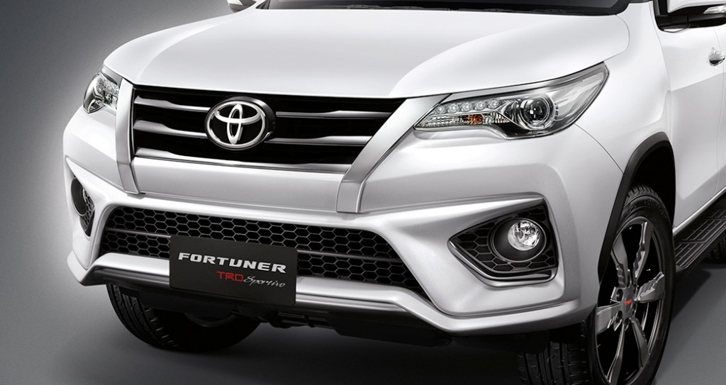 Toyota Fortuner TRD Sportivo (4)