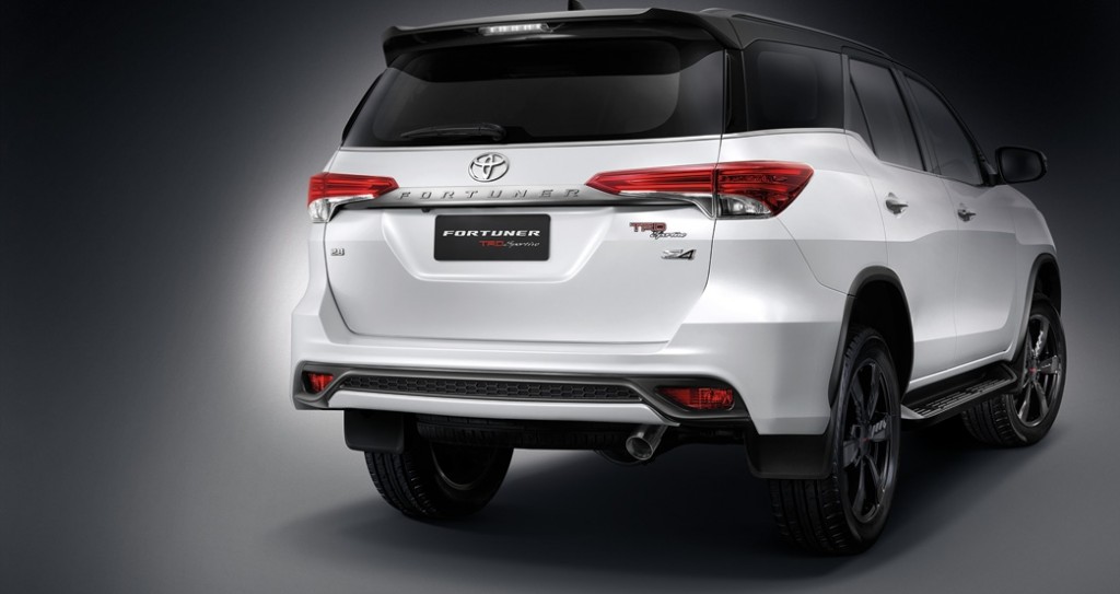 Toyota Fortuner TRD Sportivo (9)