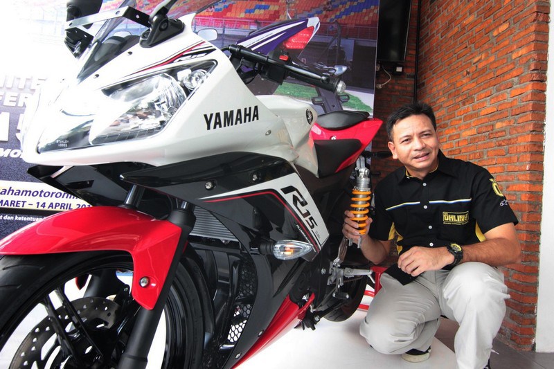 Yamaha R15 Ohlins