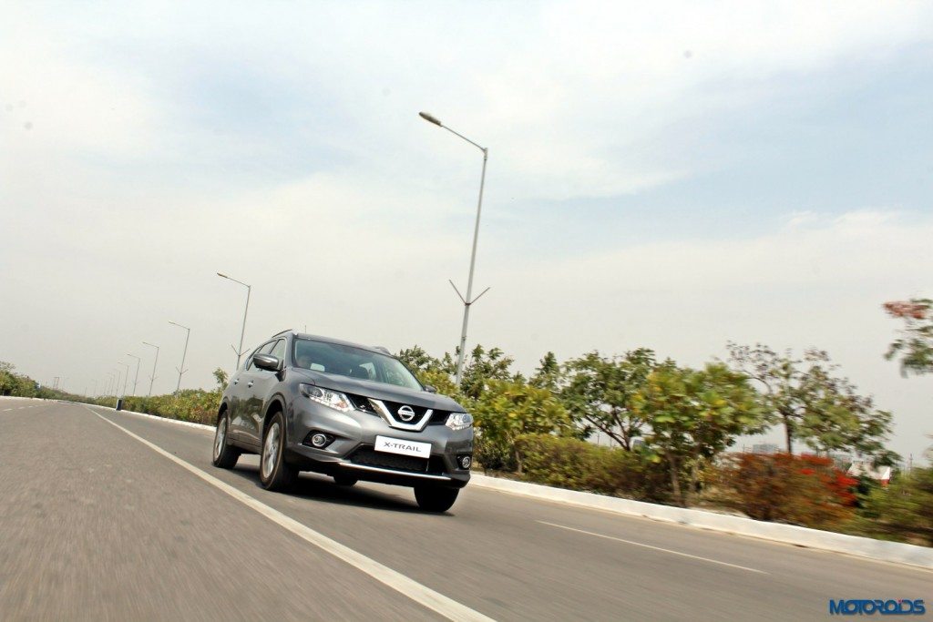 new 2016 Nissan X-Trail Hybrid India grey front (4)