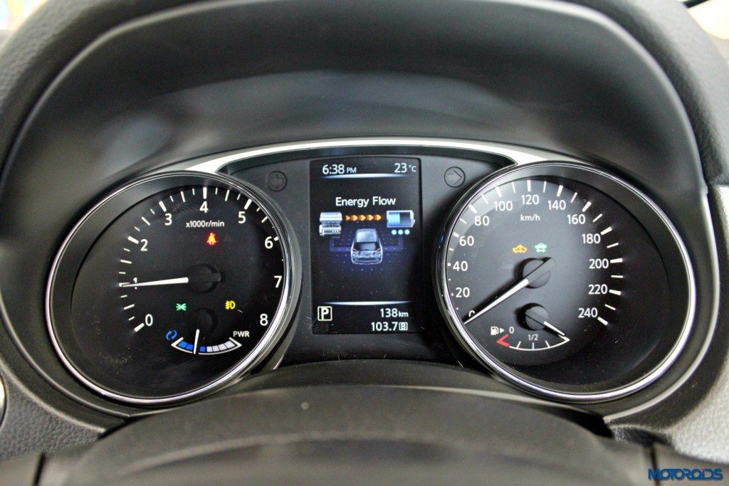 new 2016 Nissan X-Trail Hybrid India instruments