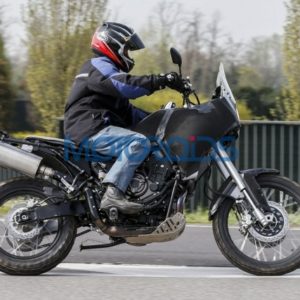 Moto Yamaha MT