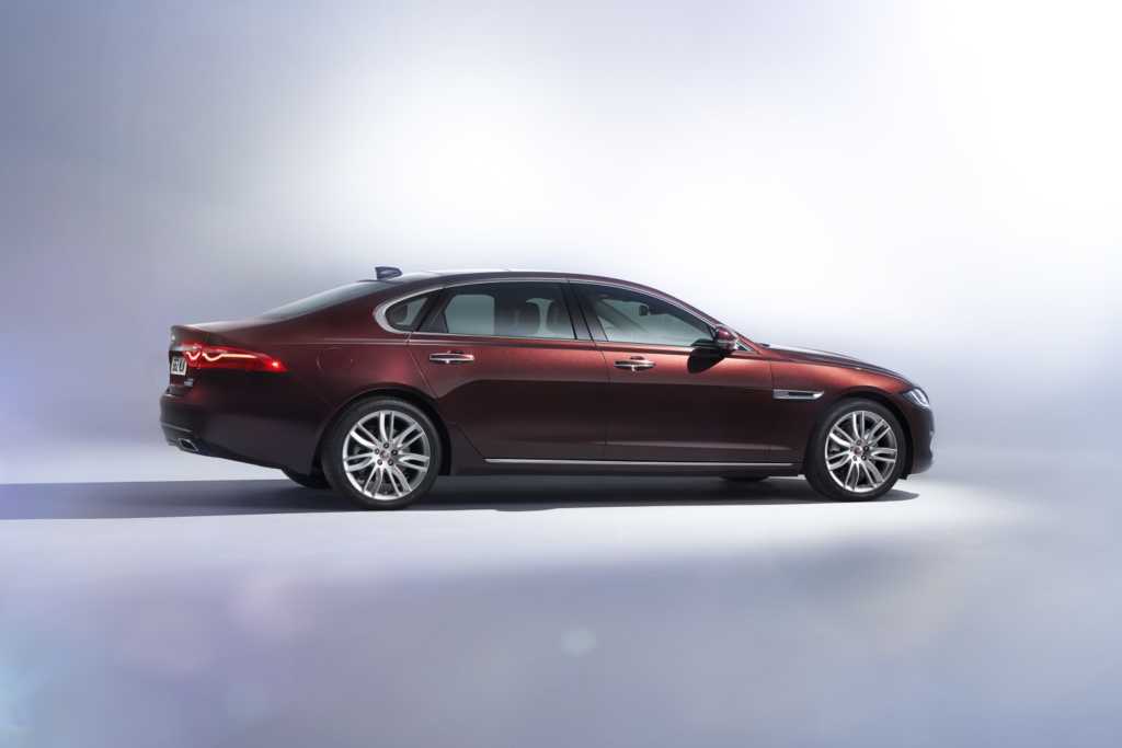 2016 Jaguar XFL (5)