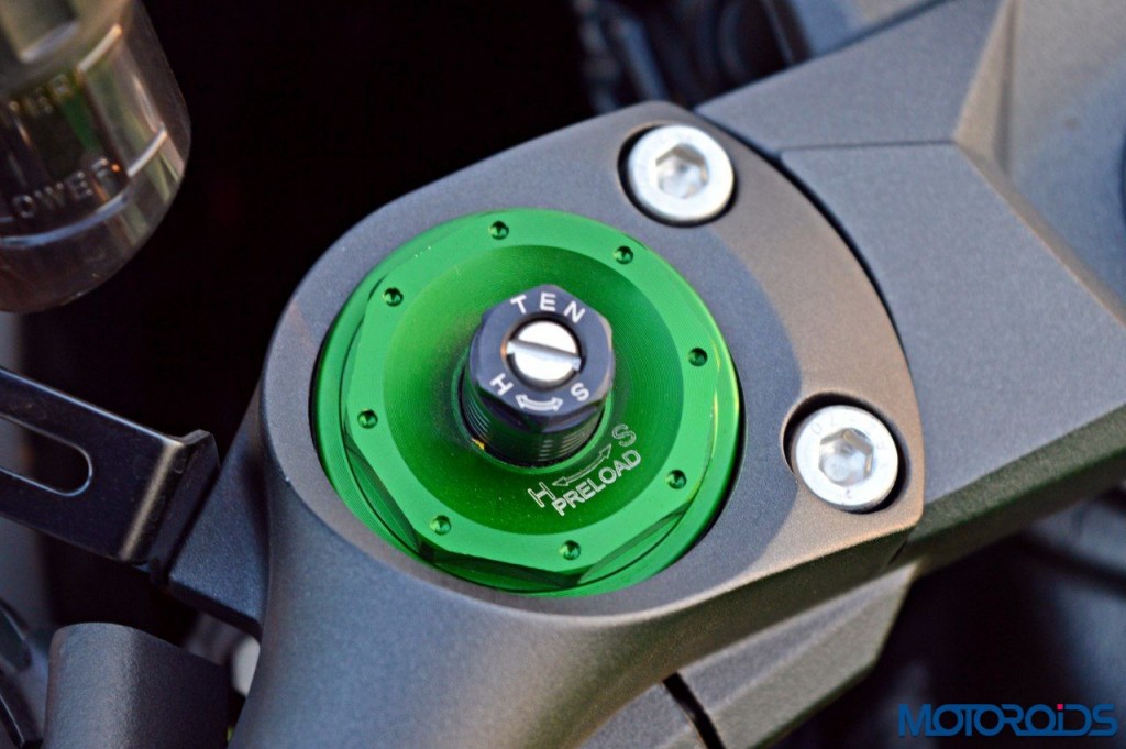 2016 Kawasaki ZX-14R front suspension adjustment(55)