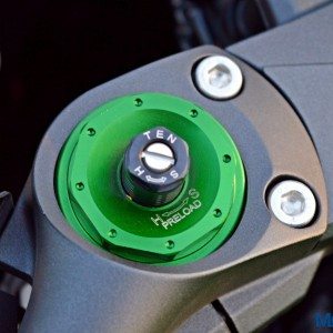 Kawasaki ZX R front suspension adjustment