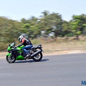 Kawasaki ZX R motion shots