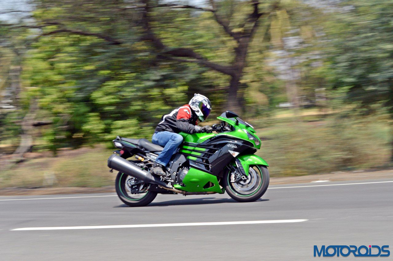 2016 Kawasaki ZX-14R motion shots (43)