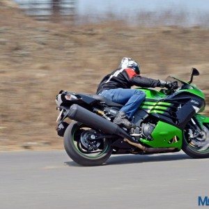 Kawasaki ZX R motion shots