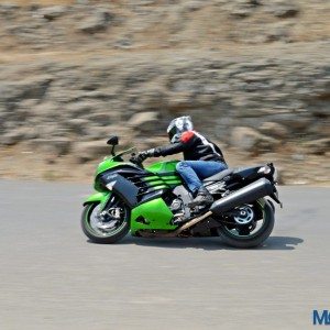 Kawasaki ZX R motion shots