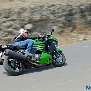 Kawasaki ZX R motion shots