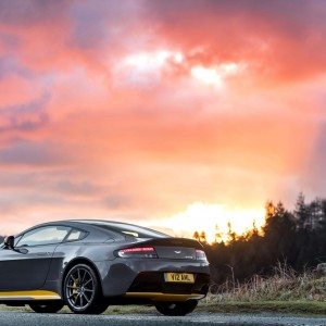 Aston Martin V Vantage S Manual