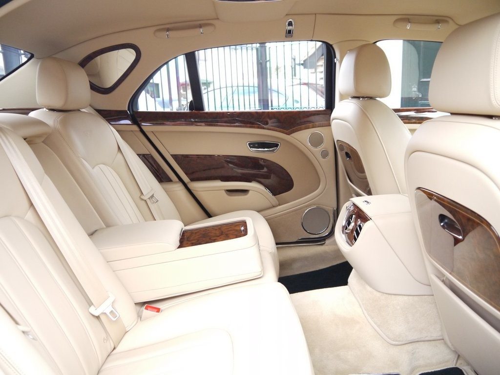 Bentley Mulsanne owned by Queen Elizabeth II (4)