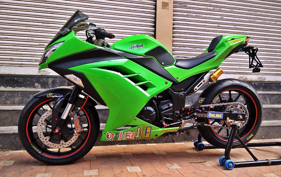 Check out this Ninja 300 with over 100 from MotoZone