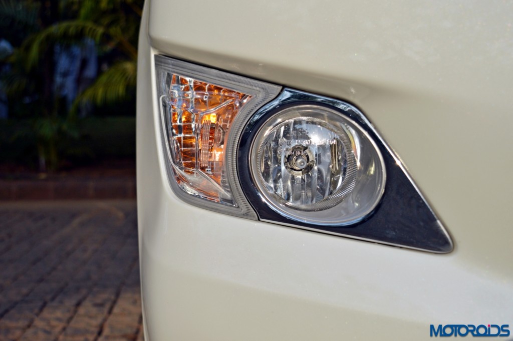 New Toyota Innova Crysta fog lamps (2)