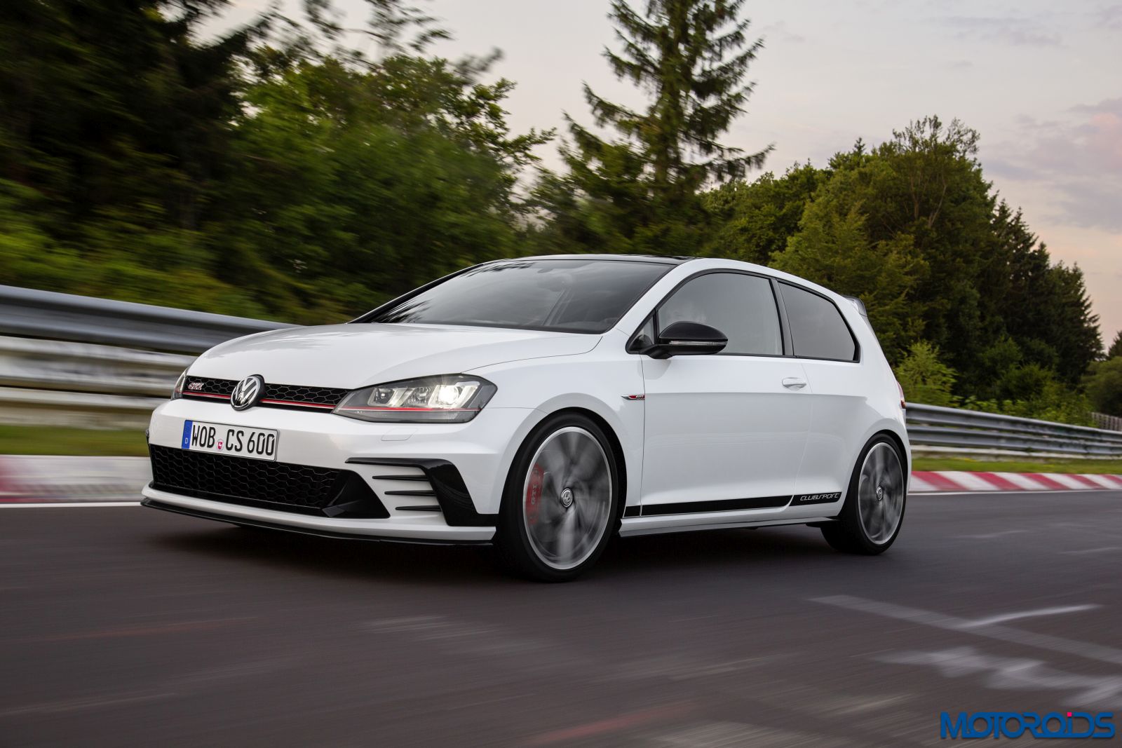 Volkswagen Golf GTI Clubsport Edition 40 (1)