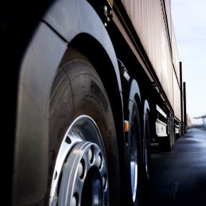 Volvo FH  vs container train