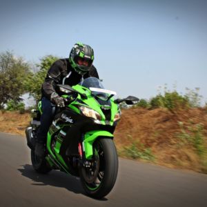 Kawasaki Ninja ZX R Review Action Shots